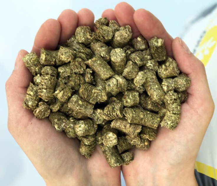 LUČENKA - Granulované seno 15 kg