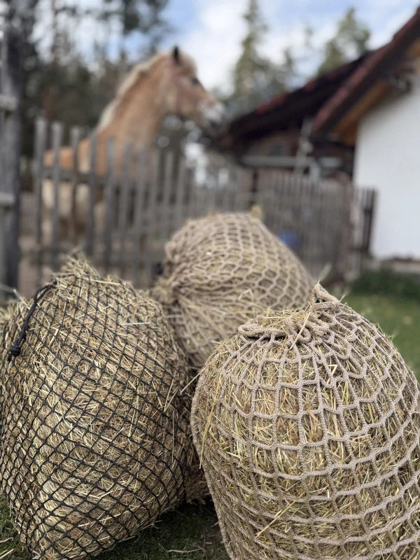 Stiefel - Extrémně pevná síť na seno Slowfeeder 10kg, velikost ok 45mm