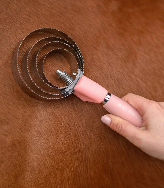 Waldhausen - Kovové hřbílko s gelovou rukojetí Curry Comb 