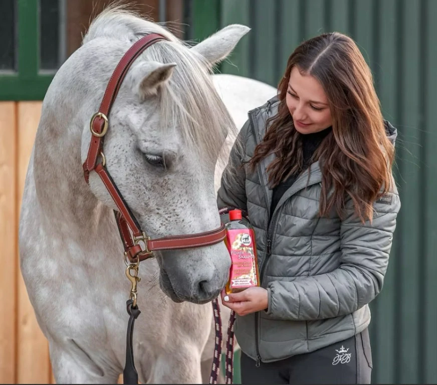 Leovet - Power shampoo Kamille - Šampon pro světlé koně s heřmánkem 500 ml