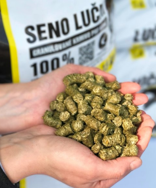 LUČENKA - Granulované seno 15 kg
