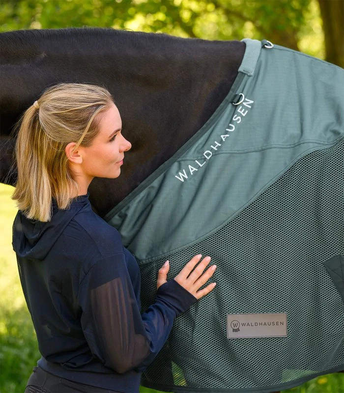 Waldhausen - Comfort RAINSHEET Síťová deka s nepromokavými zády 